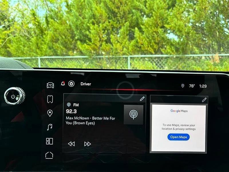 Used 2024 GMC Canyon Elevation image 28