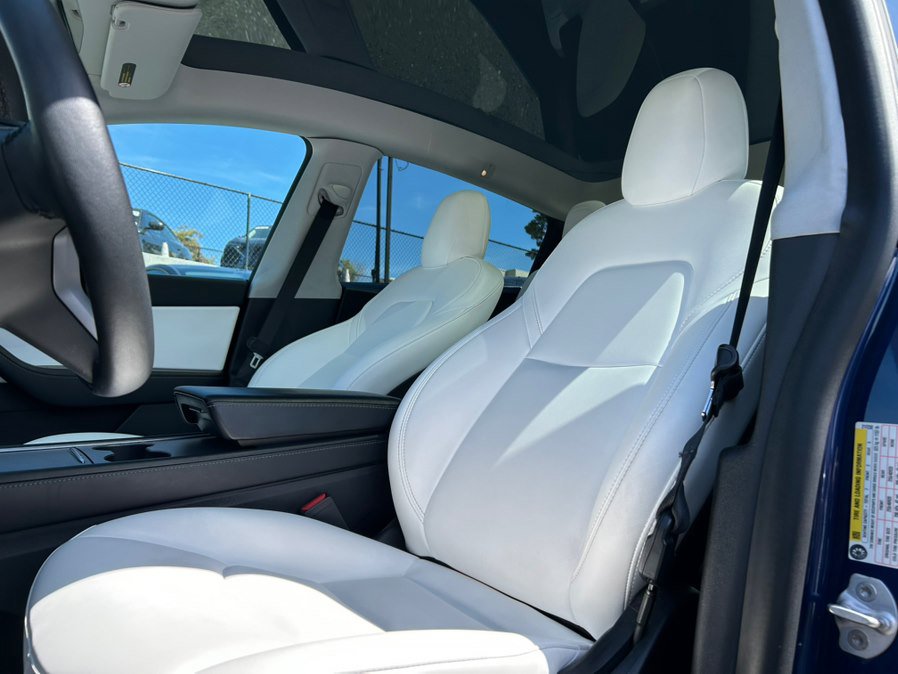 Used 2021 Tesla Model Y Long Range image 17