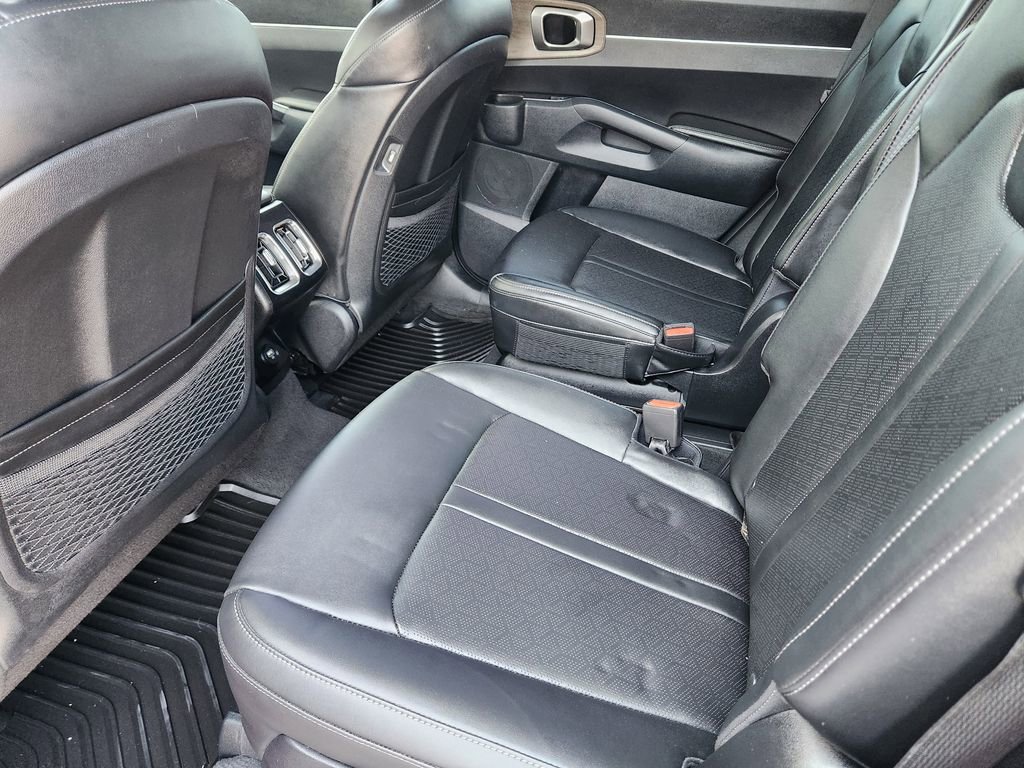 Certified 2023 Kia Sorento EX w/ Panoramic Sunroof Package image 29