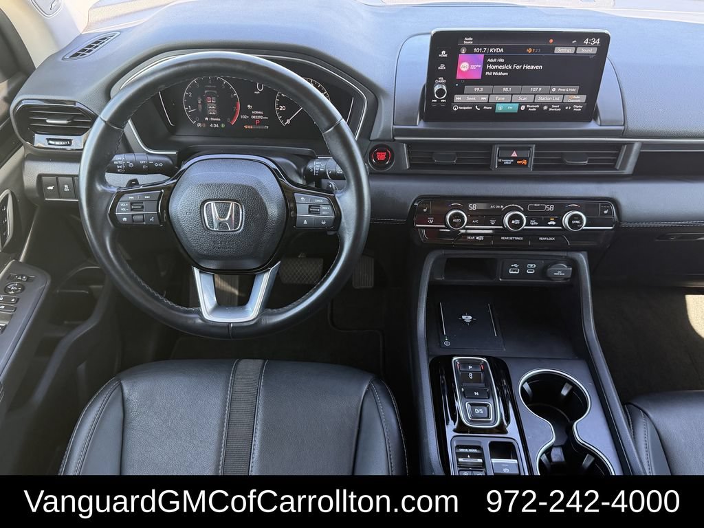 Used 2025 Honda Pilot Touring image 11