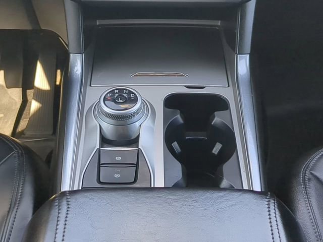 Used 2021 Ford Explorer XLT w/ Equipment Group 202A AWD/4WD image 18