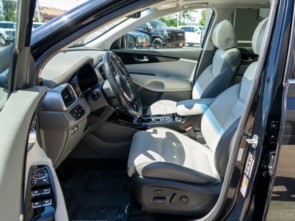 Used 2019 Kia Sorento SX w/ SX Touring Package AWD/4WD image 11