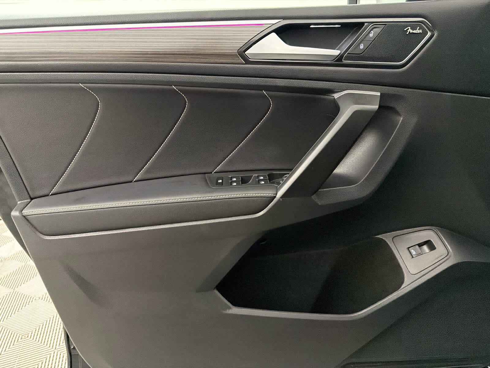 Used 2024 Volkswagen Tiguan SEL R-Line image 22