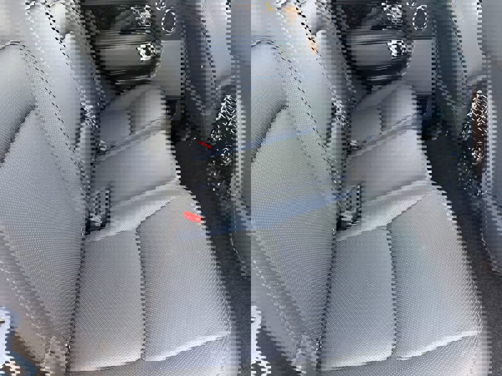 Used 2020 Land Rover Range Rover HSE image 11