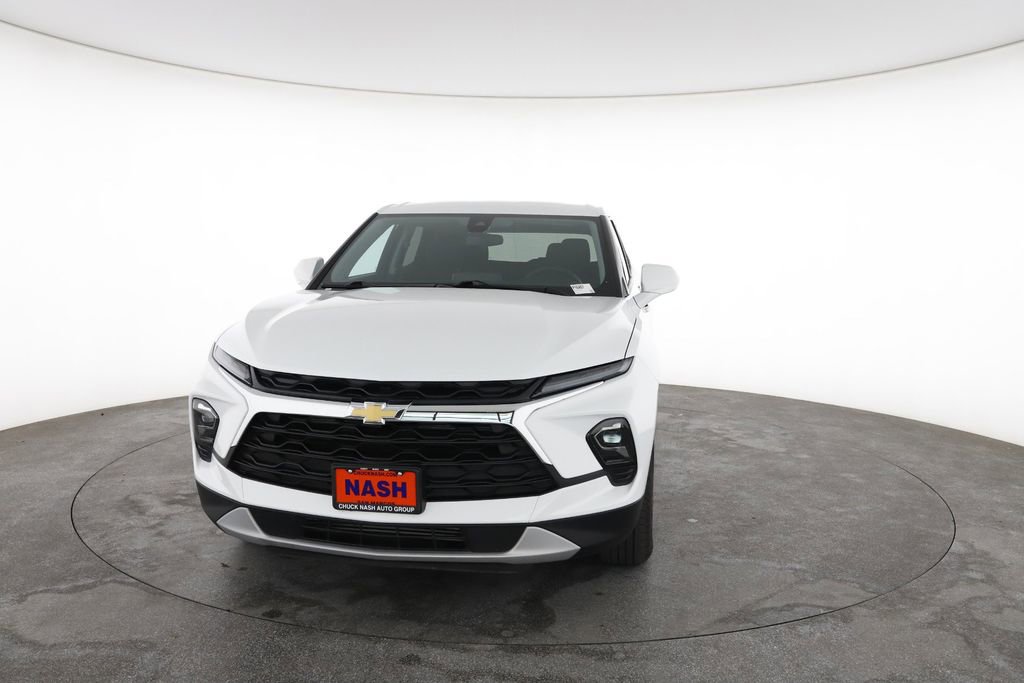 Used 2025 Chevrolet Blazer LT FWD image 4