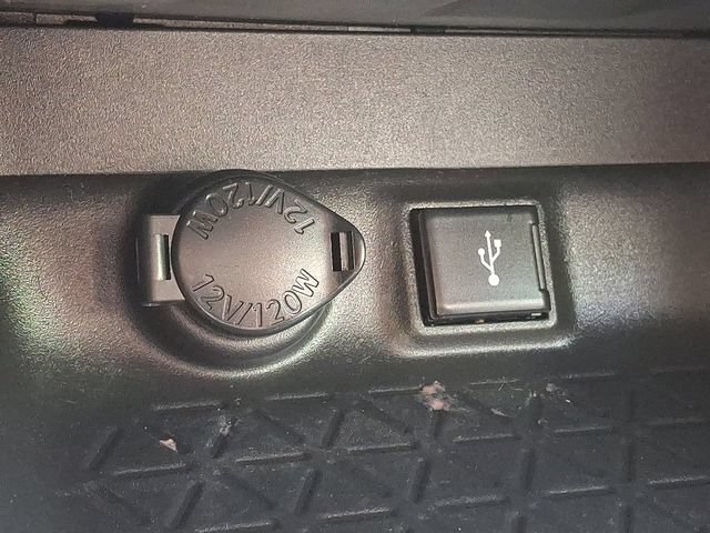 Used 2022 Toyota RAV4 XLE AWD/4WD image 26