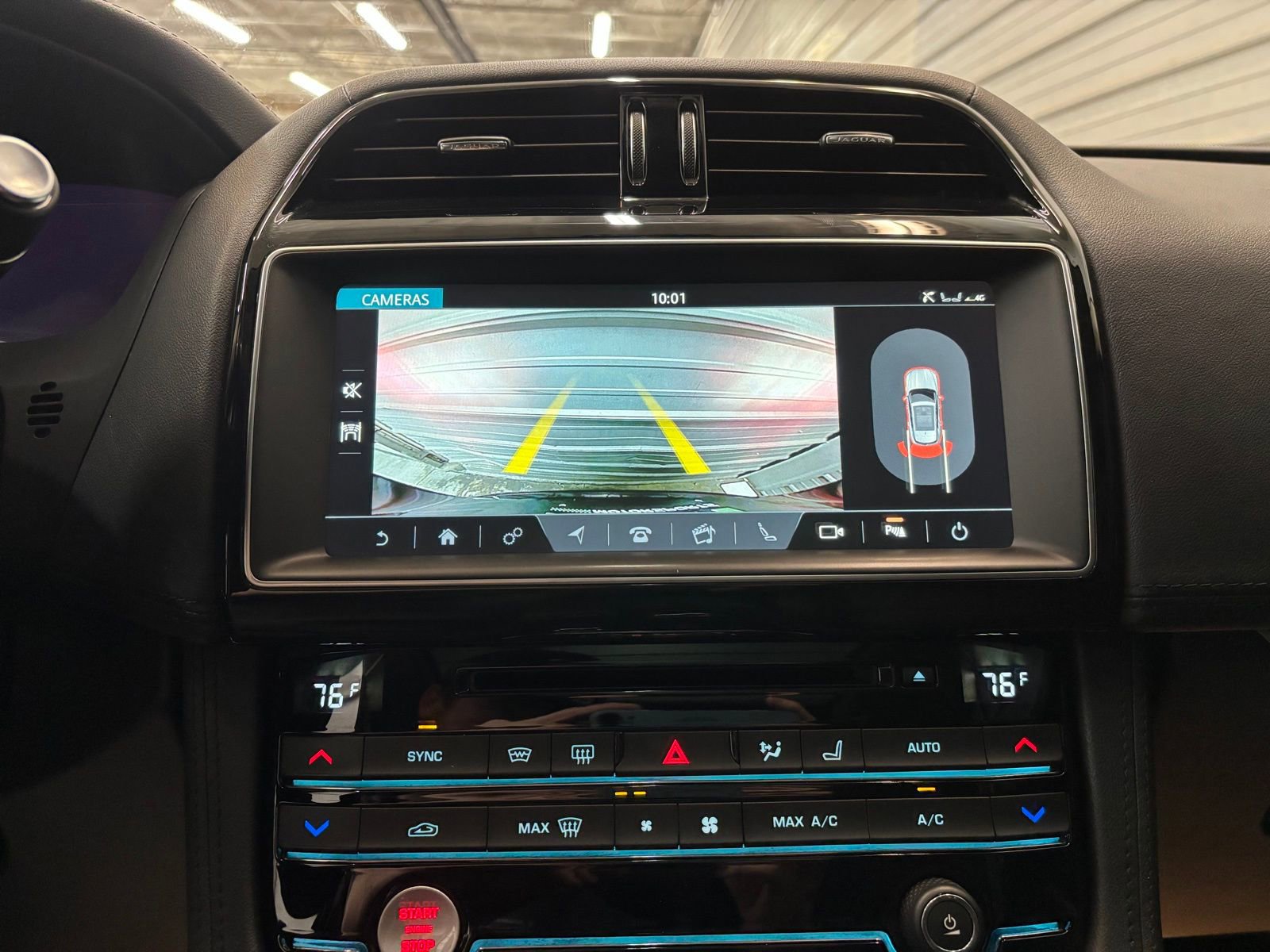 Used 2020 Jaguar F-PACE Prestige image 19