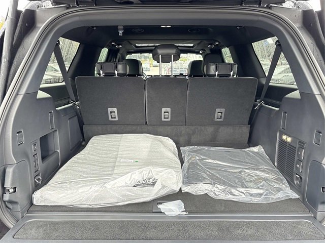 New 2025 Lincoln Navigator L Reserve w/ Jet Appearance Package image 12