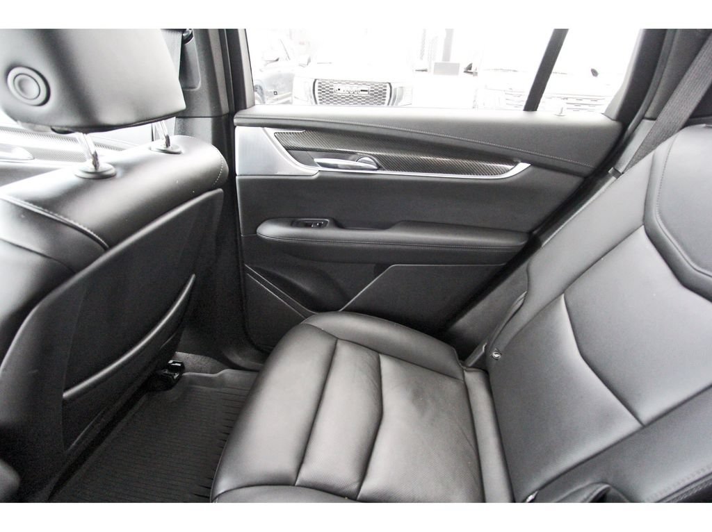 Certified 2024 Cadillac XT6 Sport w/ Technology Package AWD/4WD image 12