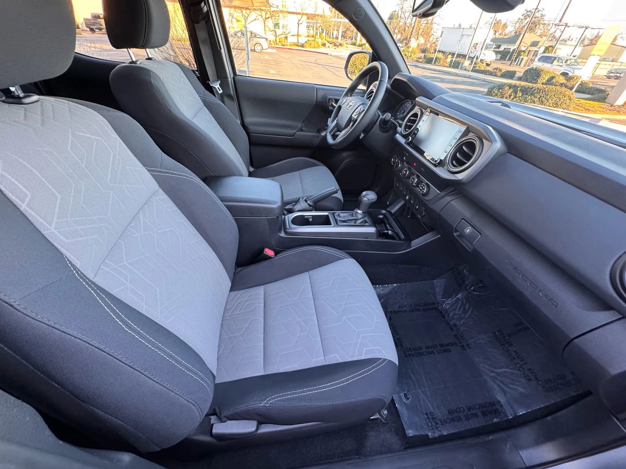 Used 2020 Toyota Tacoma TRD Off-Road image 12