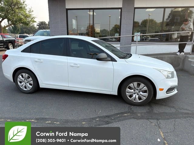 Used 2016 Chevrolet Cruze LS FWD image 4