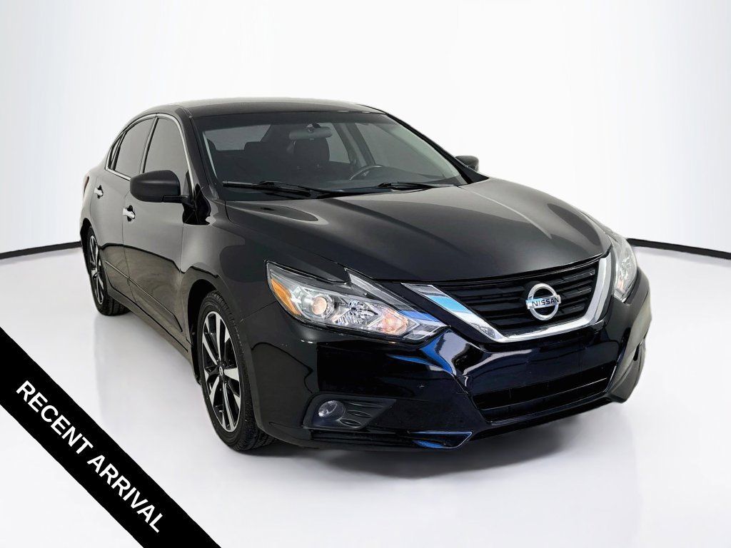 Used 2018 Nissan Altima 2.5 SR w/ Interior Lighting Package FWD image 1