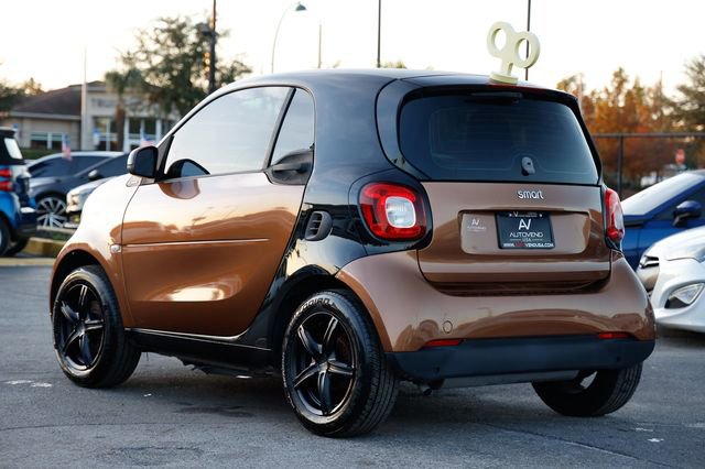 Used 2016 smart fortwo passion image 9