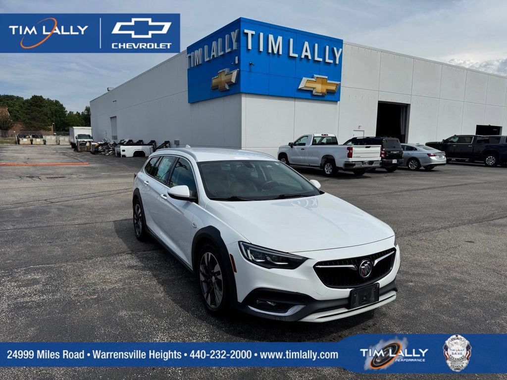 Used 2018 Buick Regal Essence w/ Driver Confidence Package #1
