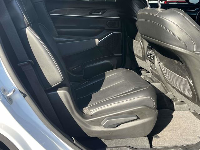 Used 2022 Jeep Grand Cherokee L Limited w/ Luxury Tech Group II image 24