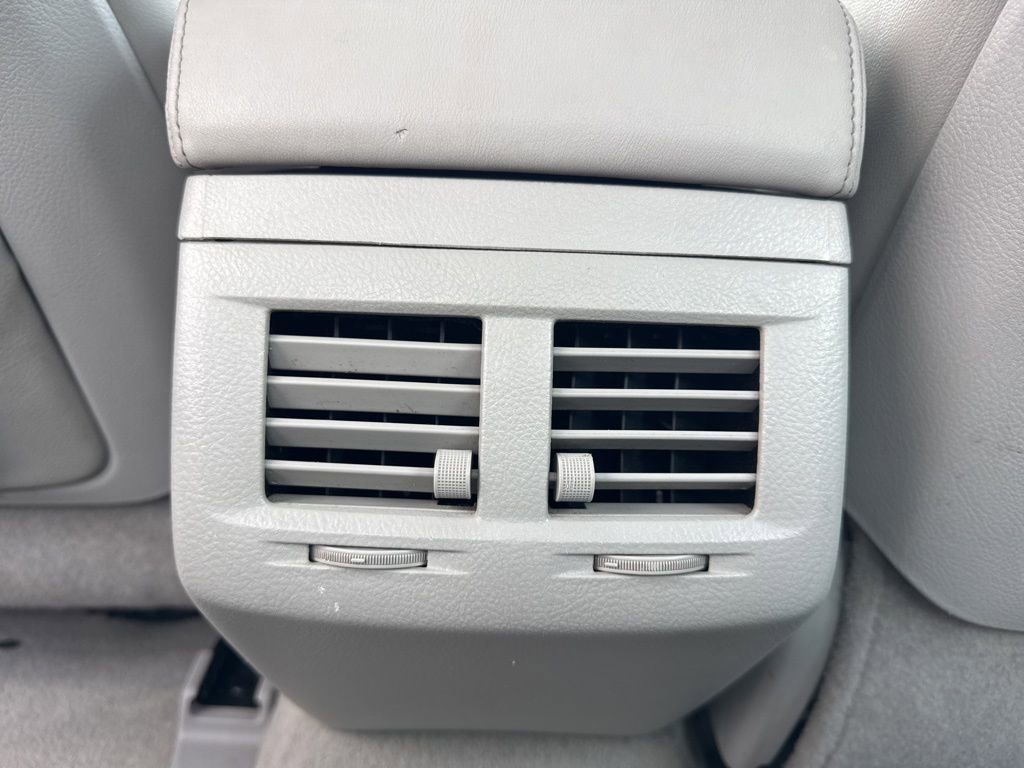 Used 2011 Toyota Avalon Limited image 28
