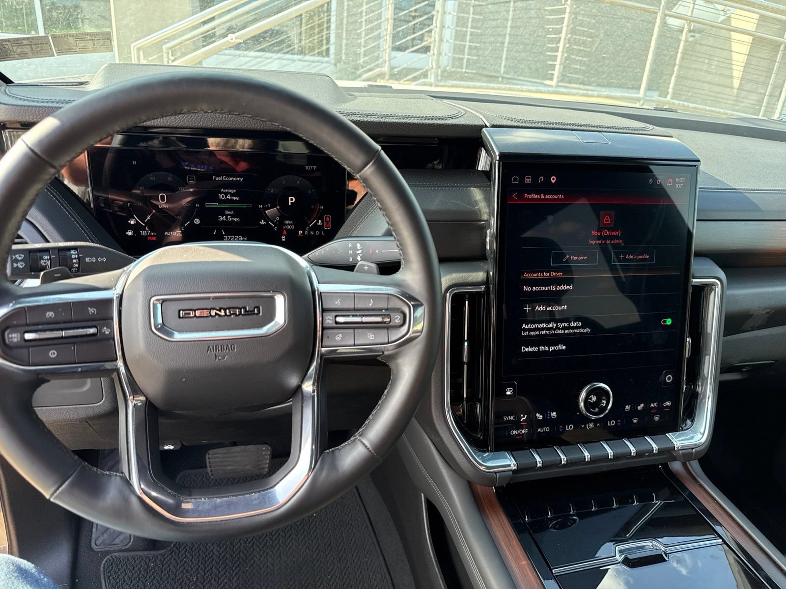 Used 2025 GMC Yukon Denali AWD/4WD image 24