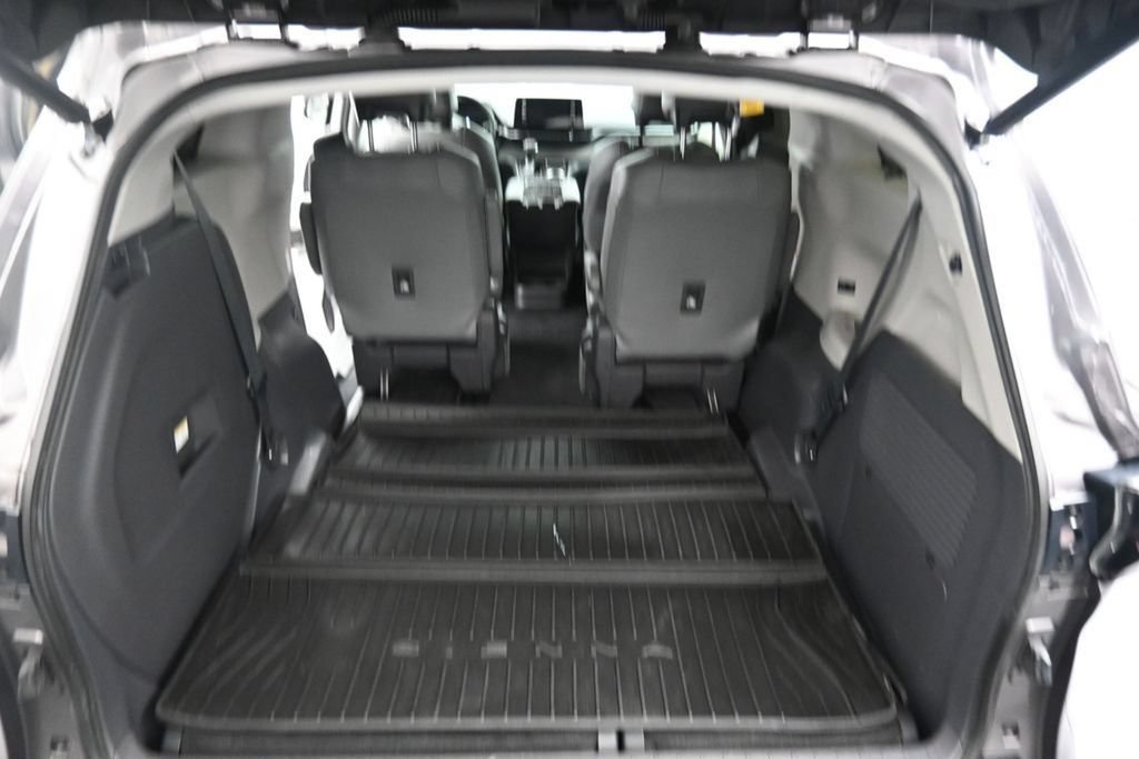 Used 2021 Toyota Sienna Limited FWD image 11