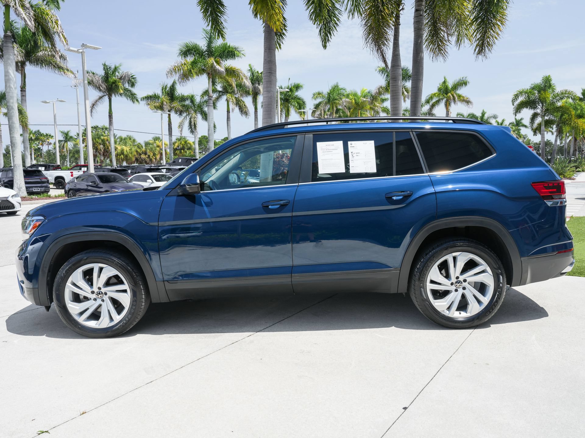 Used 2022 Volkswagen Atlas SE w/ Panoramic Sunroof Package FWD image 22