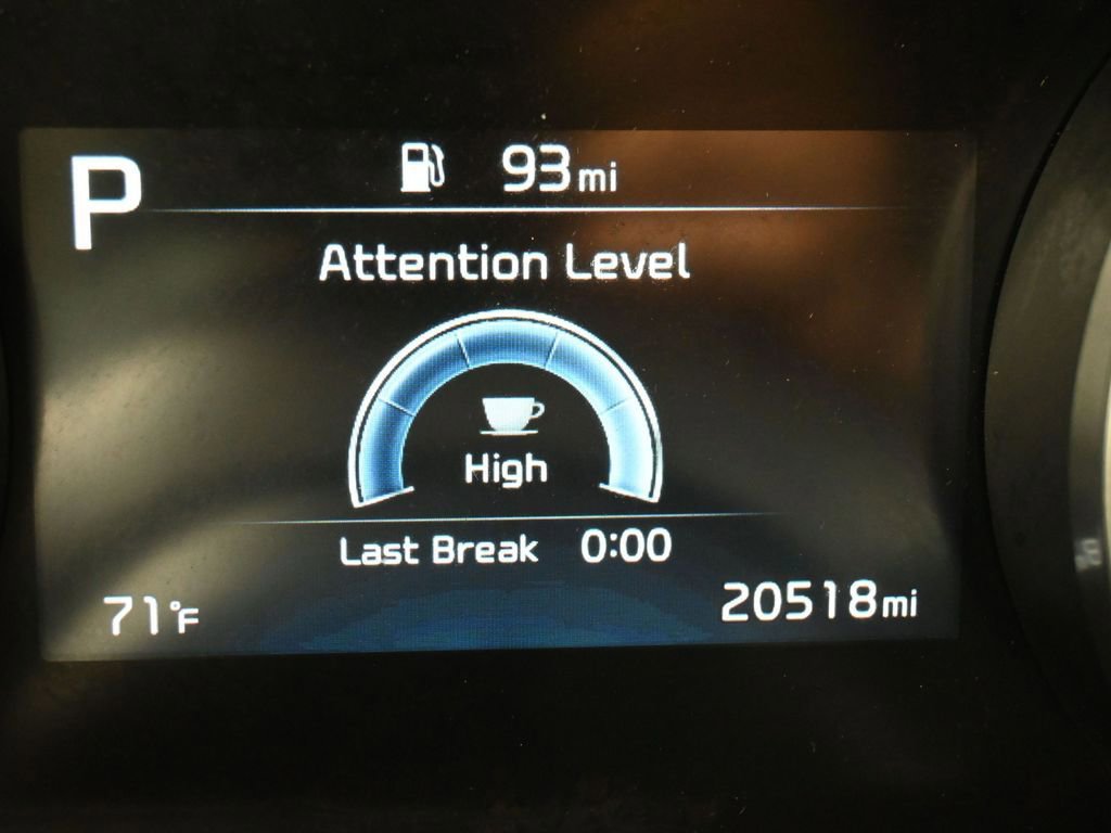 Used 2024 Kia Carnival LX FWD image 16