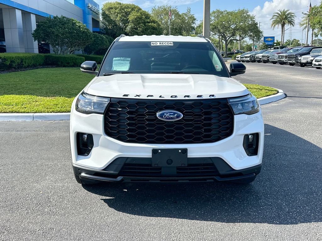 Used 2025 Ford Explorer ST-Line w/ Premium Package RWD image 2