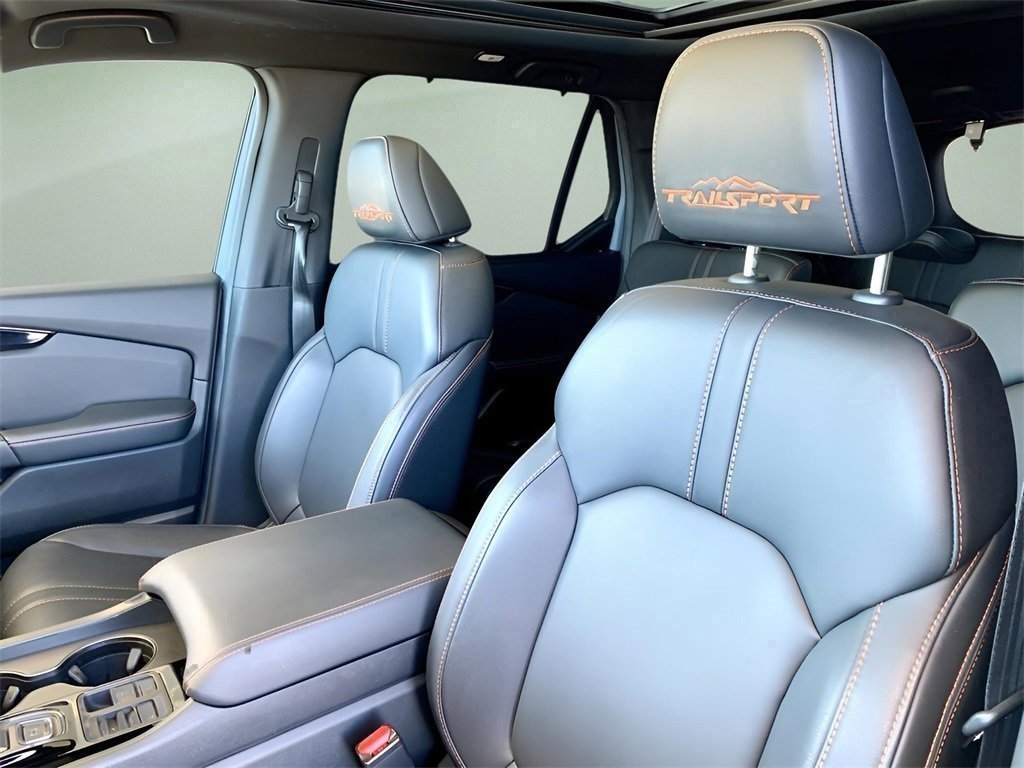 Used 2025 Honda Pilot TrailSport image 16