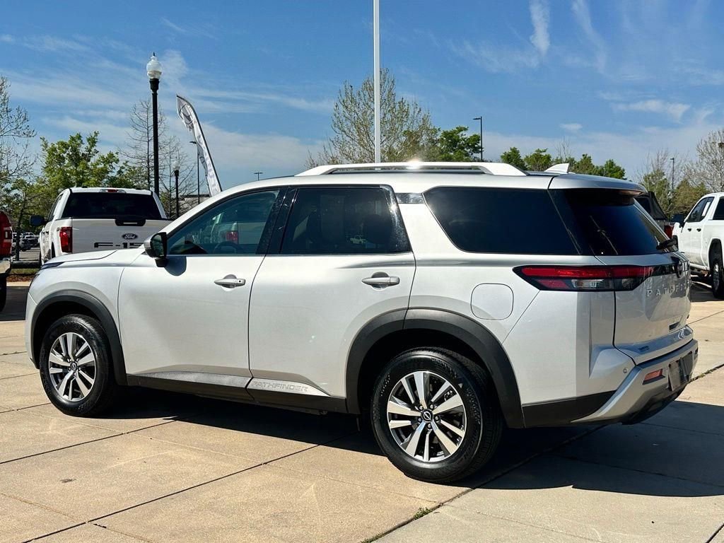 Used 2025 Nissan Pathfinder SL image 27