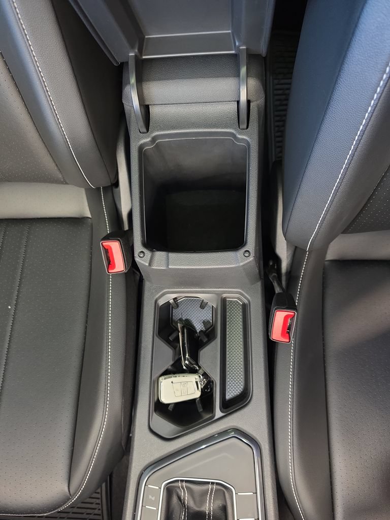 Used 2024 Volkswagen Tiguan SE R-Line w/ MDO Package, Three-Row FWD image 34