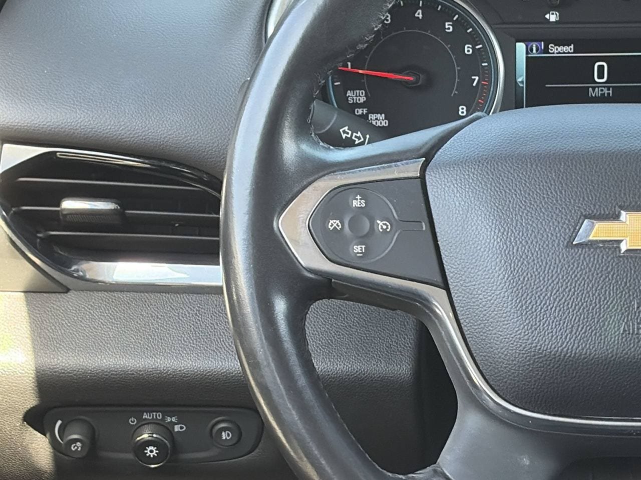 Used 2019 Chevrolet Traverse LT FWD image 22