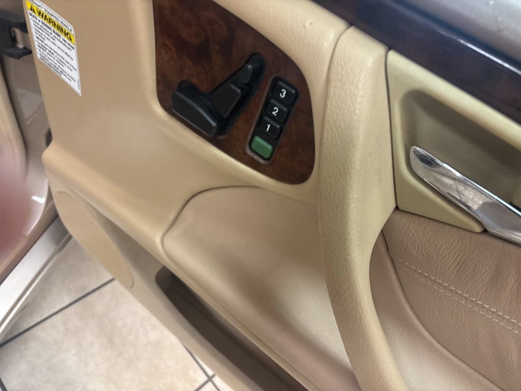 Used 2000 Mercedes-Benz E 430 Sedan image 22