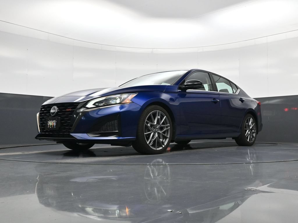 Used 2024 Nissan Altima 2.0 SR FWD image 22