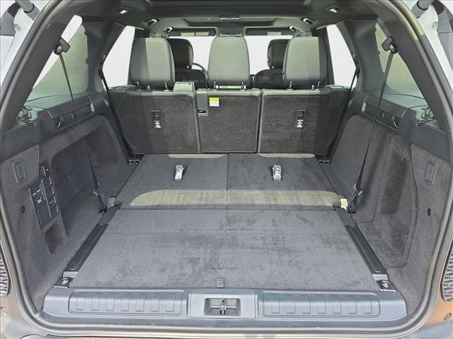 New 2025 Land Rover Discovery S image 14