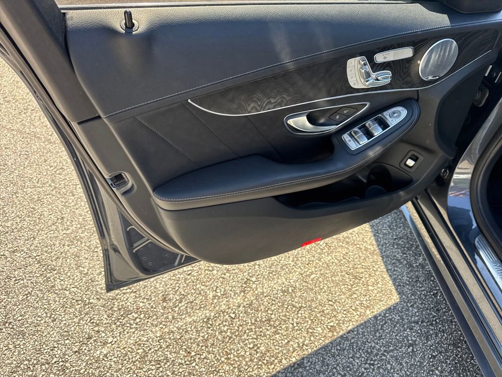 Used 2015 Mercedes-Benz C 300 4MATIC Sedan image 10