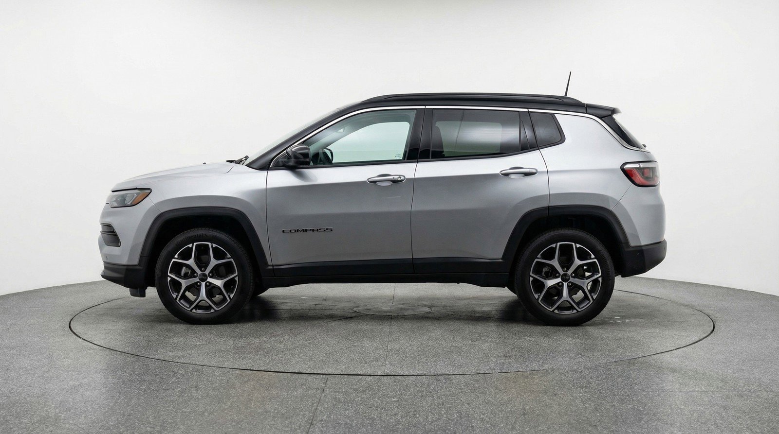 Used 2025 Jeep Compass Limited image 5