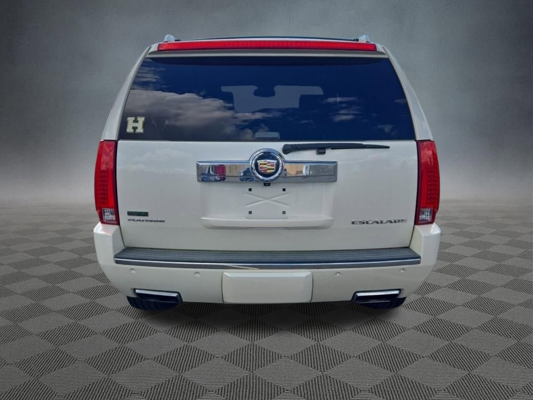 Used 2014 Cadillac Escalade Platinum AWD/4WD image 3