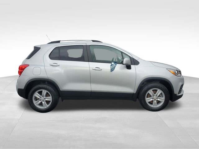 Certified 2022 Chevrolet Trax LT w/ LT Convenience Package image 6
