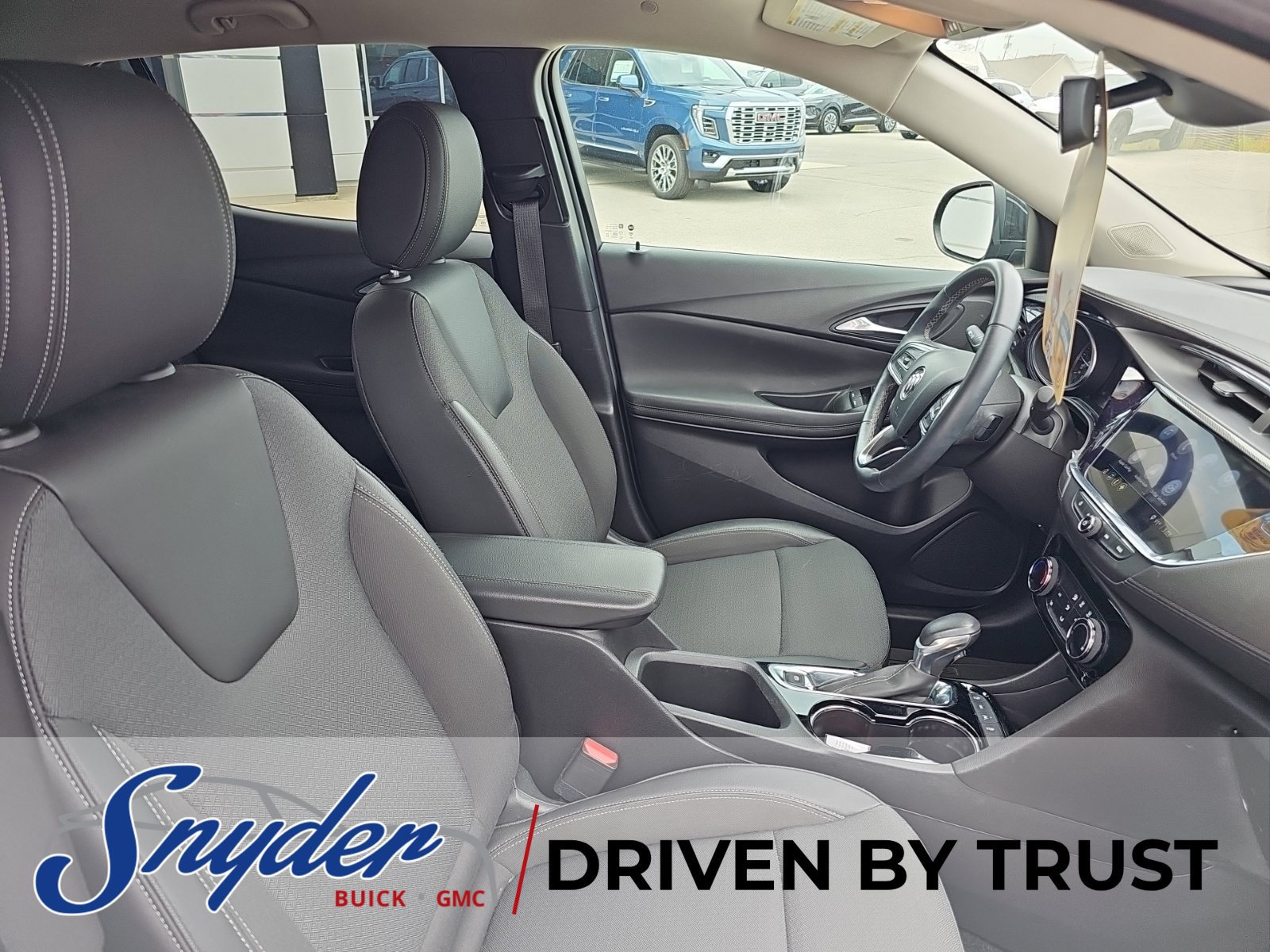 Used 2023 Buick Encore GX Preferred w/ Cold Weather Comfort Package AWD/4WD image 30