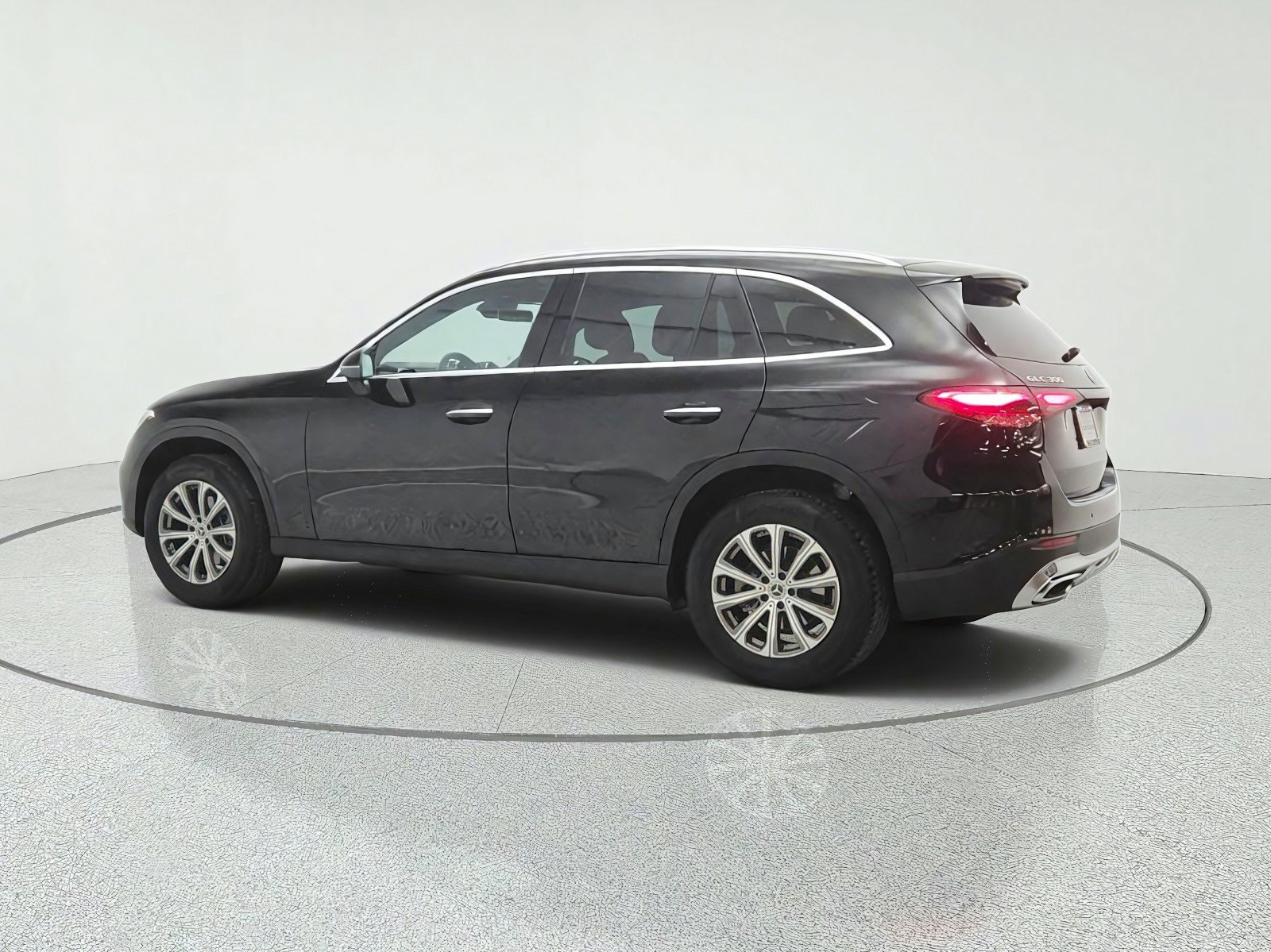 Used 2024 Mercedes-Benz GLC 300 4MATIC image 7