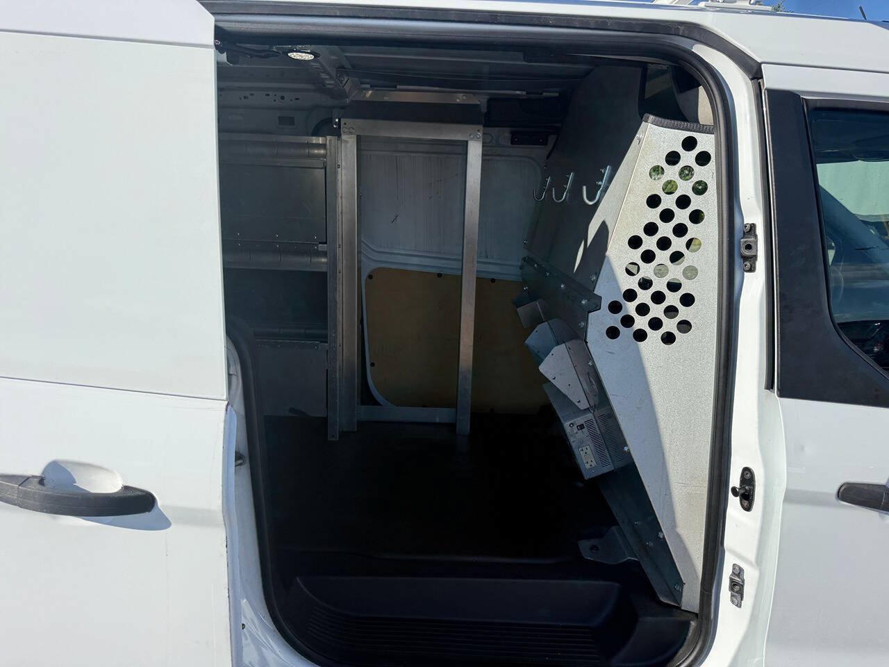 Used 2015 Ford Transit Connect XL FWD image 24