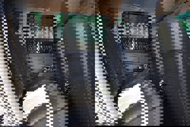 Used 2005 Land Rover Range Rover HSE image 45