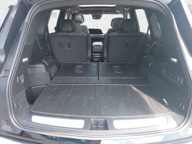 Used 2026 Cadillac Vistiq Luxury image 14