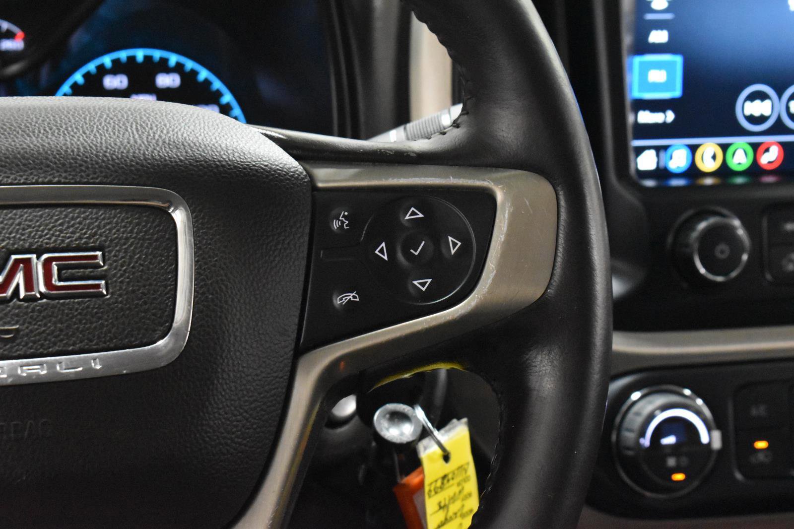 Used 2022 GMC Canyon Denali image 11