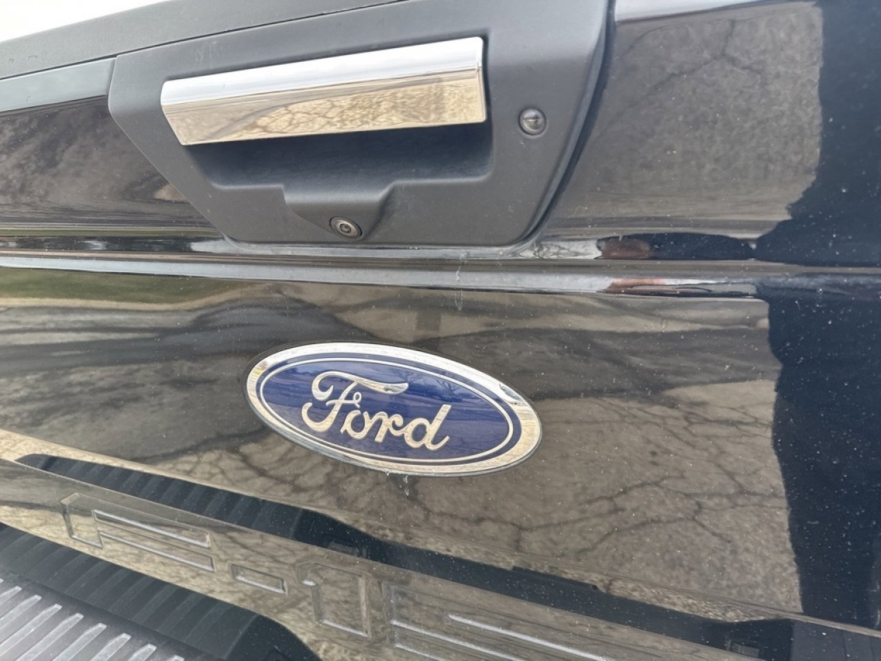 Used 2018 Ford F150 XLT w/ Equipment Group 302A Luxury image 6