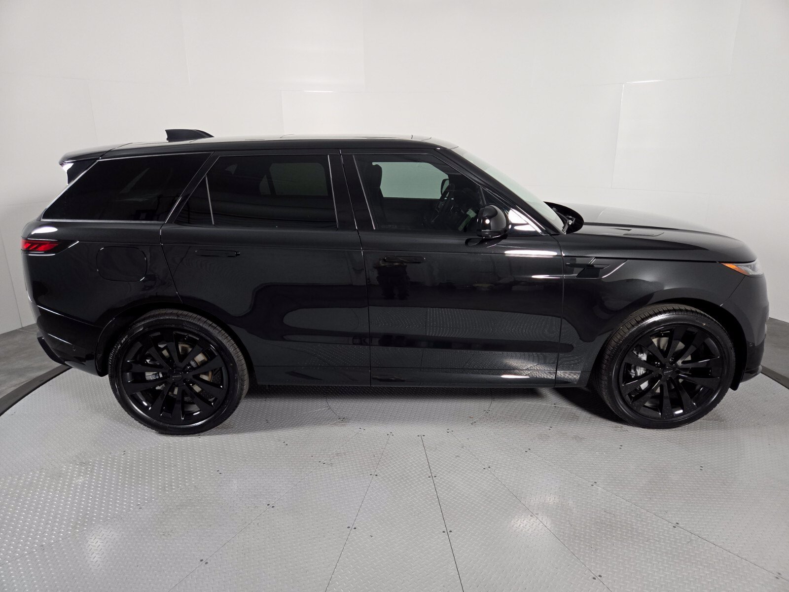 New 2027 Land Rover Range Rover Sport Dynamic SE AWD/4WD image 6
