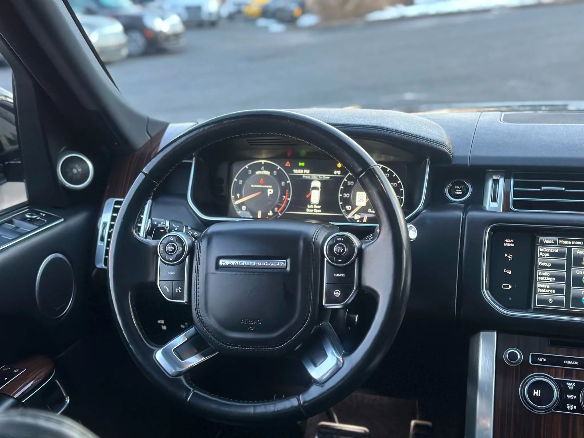 Used 2015 Land Rover Range Rover Supercharged image 32