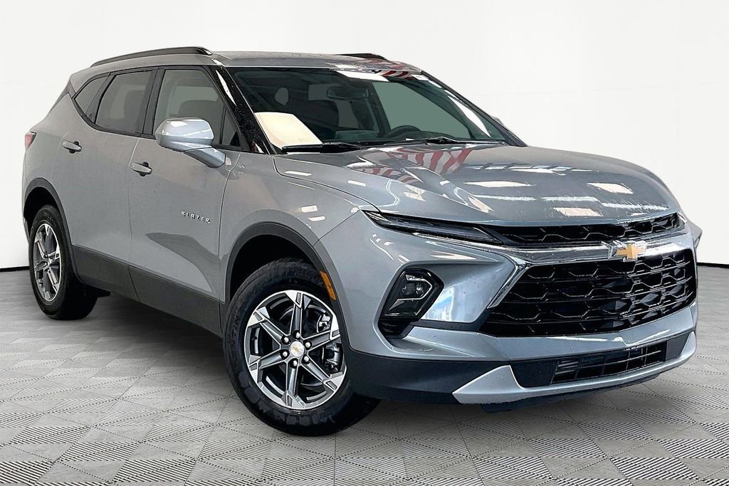 New 2026 Chevrolet Blazer LT w/ Convenience Package FWD image 2