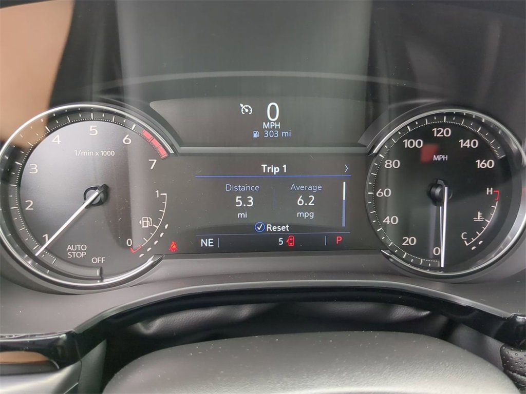 New 2025 Cadillac XT5 Luxury image 11