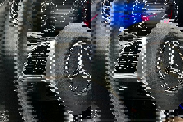 Certified 2025 Mercedes-Benz GLA 250 4MATIC image 15