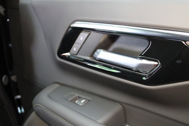 New 2025 Chevrolet Suburban Premier image 9