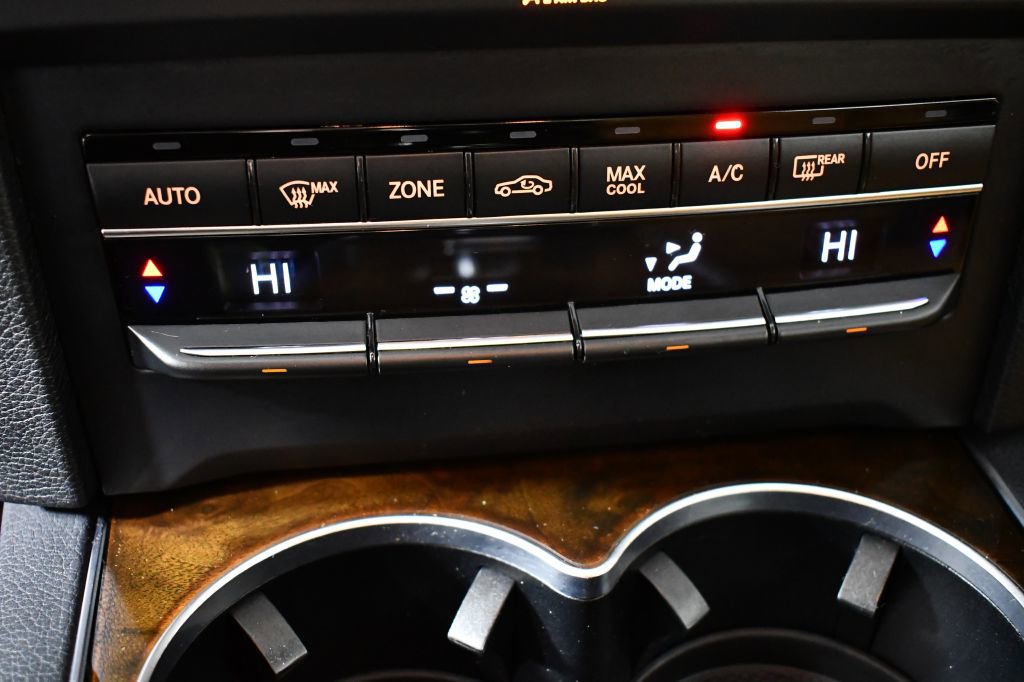 Used 2015 Mercedes-Benz E 400 4MATIC Coupe image 40